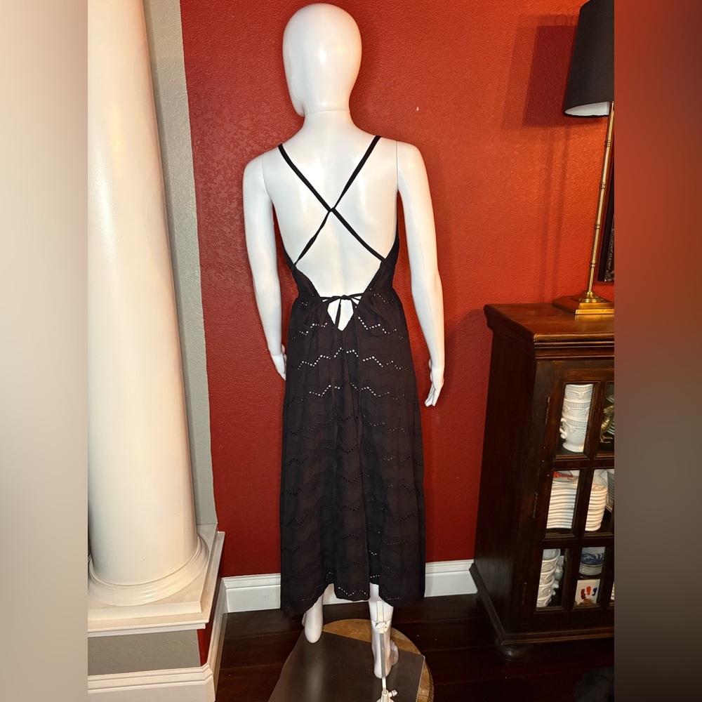 Lovestitch- Gisele Eyelet Beach Dress. Size M/L - Picture 6 of 8